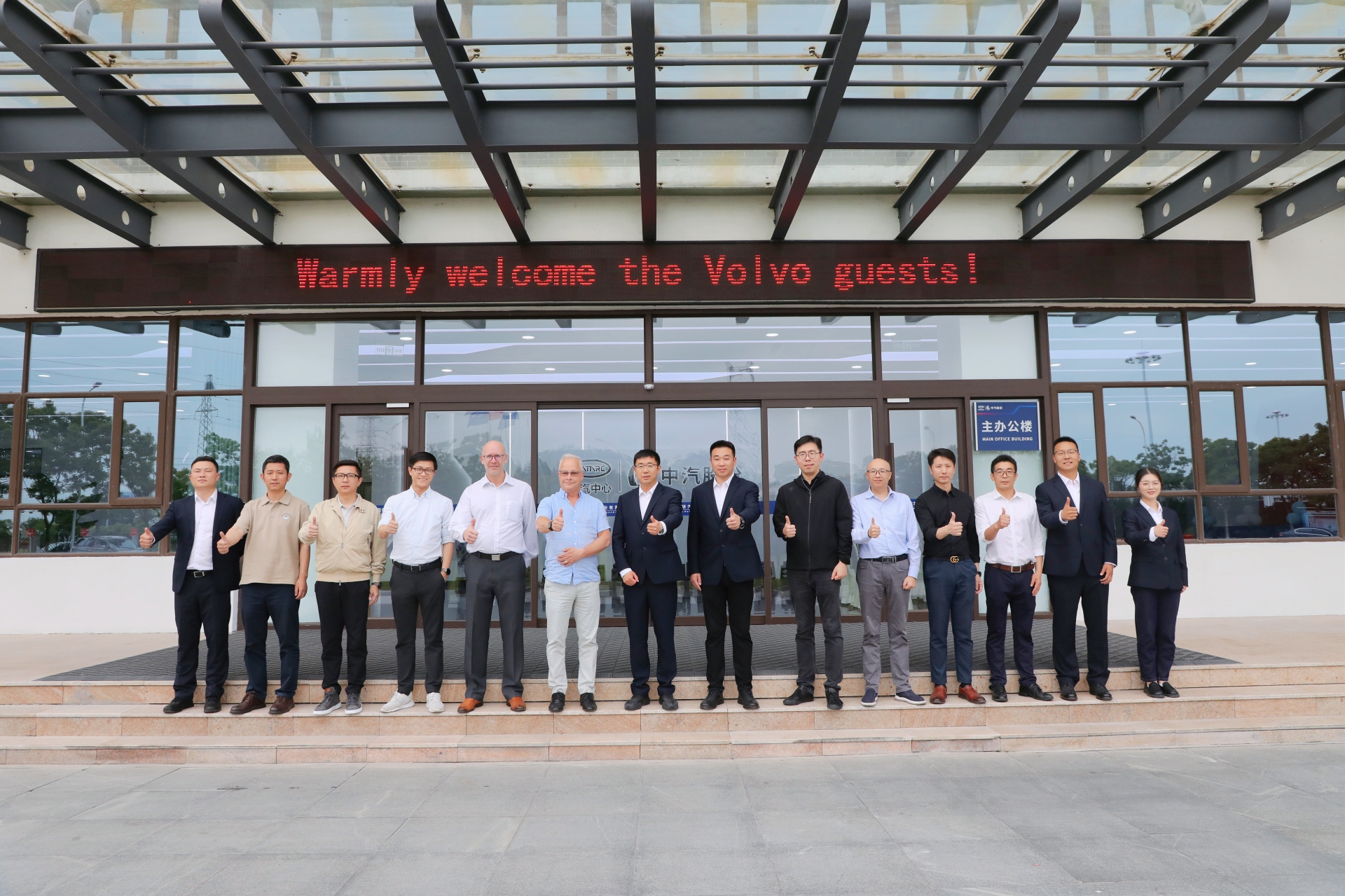 081A0416.jpg 081A0416.jpg