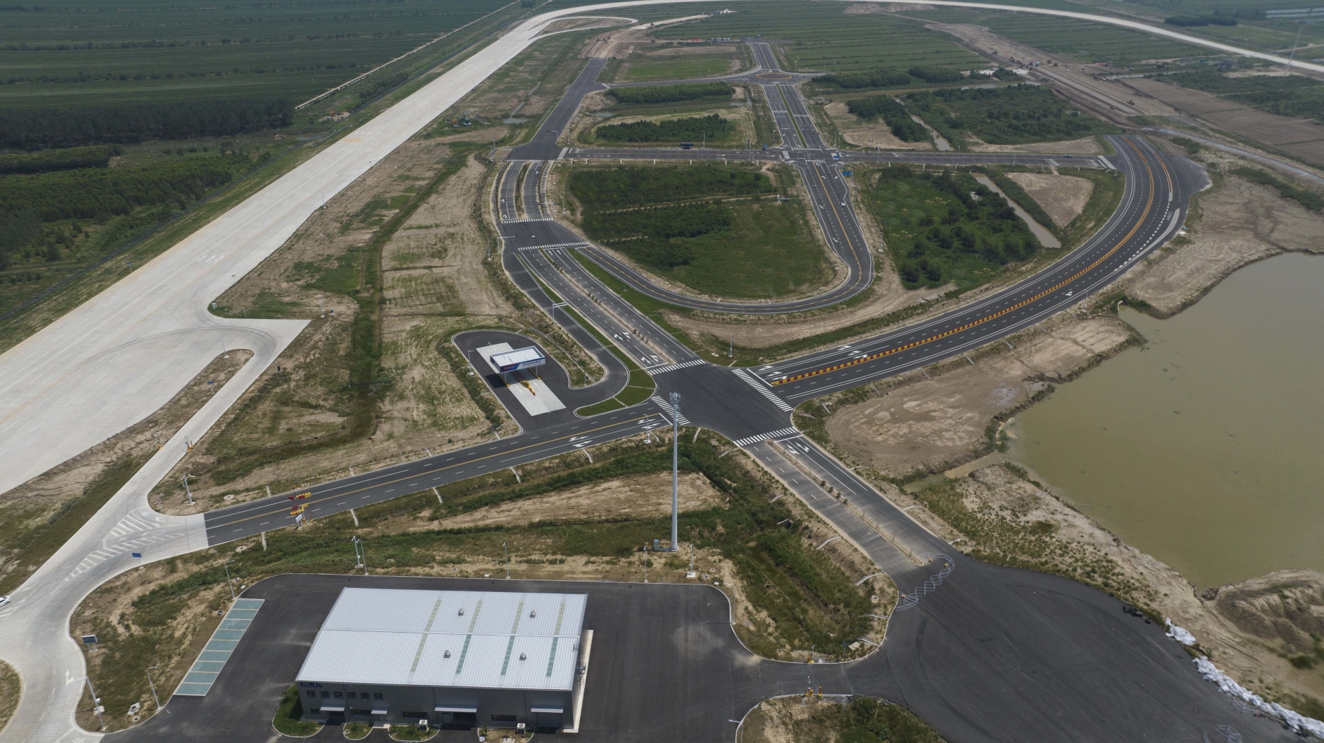 智能網(wǎng)聯(lián)城市街區(qū)全景 拷貝.jpg 智能網(wǎng)聯(lián)城市街區(qū)全景 拷貝.jpg